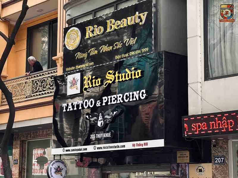 Mặt tiền biển hiệu Rio Beauty và Rio Studio - địa chỉ phun mày ombre uy tín tại Hà Nội.