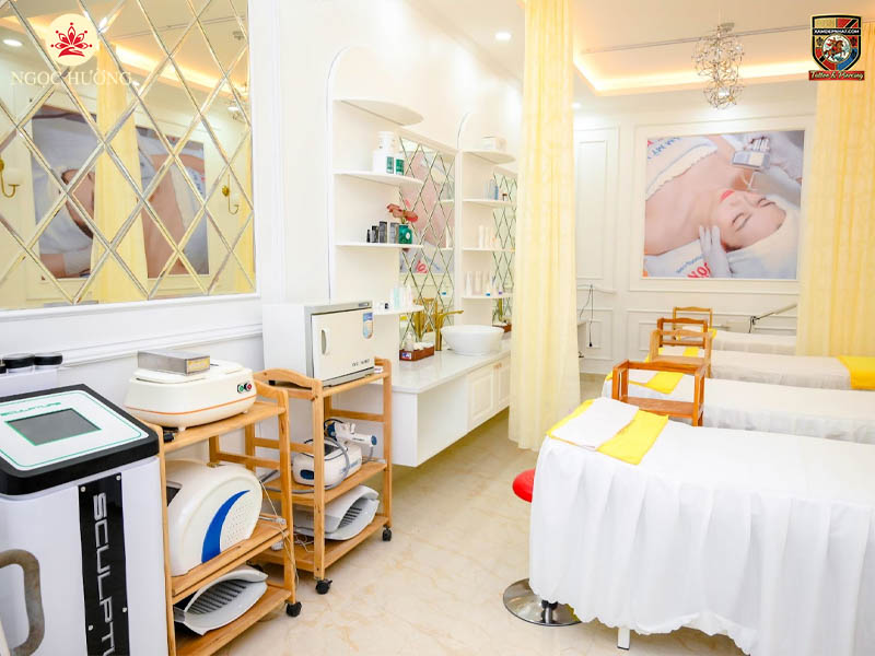 Không gian dịch vụ sang trọng tại địa chỉ phun môi collagen Ngọc Hường.