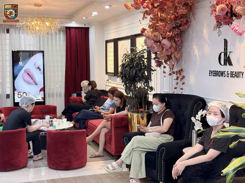 Không gian thư giãn đẳng cấp tại địa chỉ phun môi collagen DK Eyebrows & Beauty.