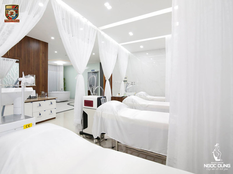 Không gian phòng điều trị mang tông màu ấm cúng, riêng tư và vô cùng sạch sẽ tại Ngọc Dung Beauty.