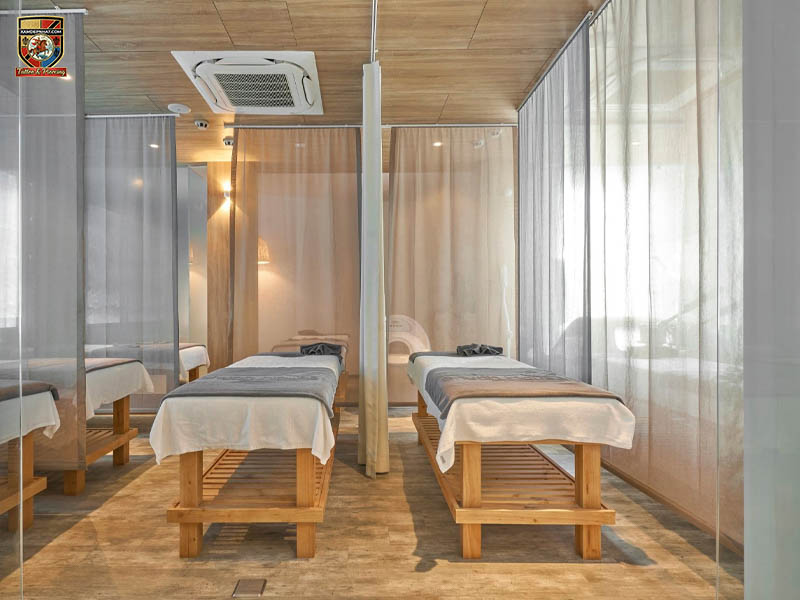 Không gian nội thất lộng lẫy, sử dụng tông màu ấm áp sang trọng tại sảnh chờ của Shynh Premium.