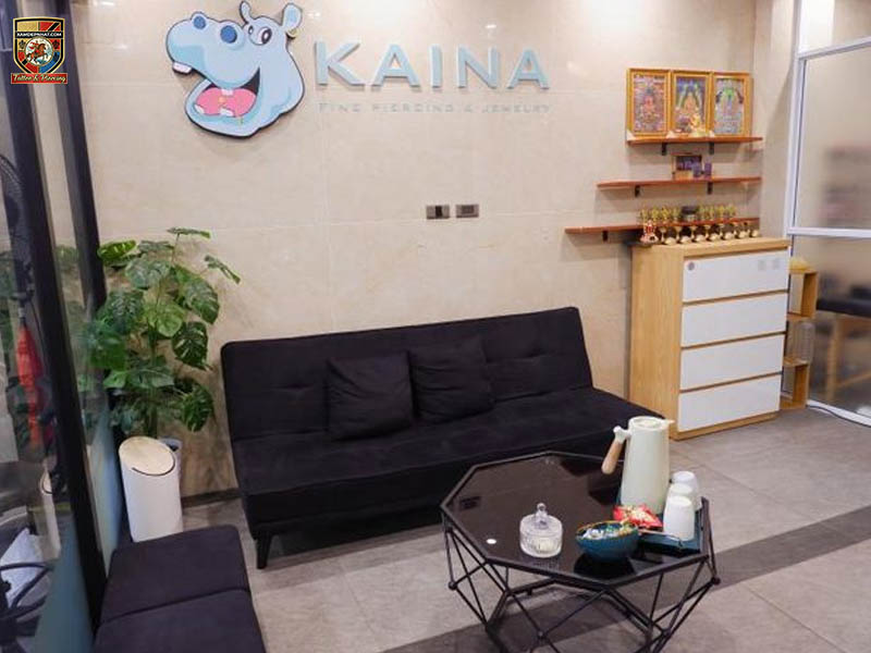 Không gian tiếp khách tại địa chỉ xỏ khuyên KAINA Fine Piercing & Jewelry