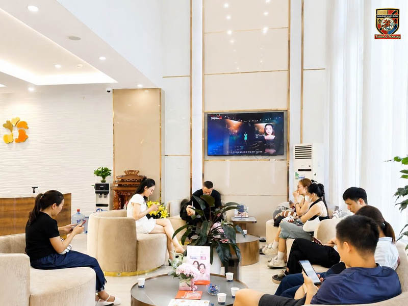Cơ sở mặt tiền đồ sộ của Bệnh viện thẩm mỹ Kangnam. Một địa chỉ xóa xăm bằng laser