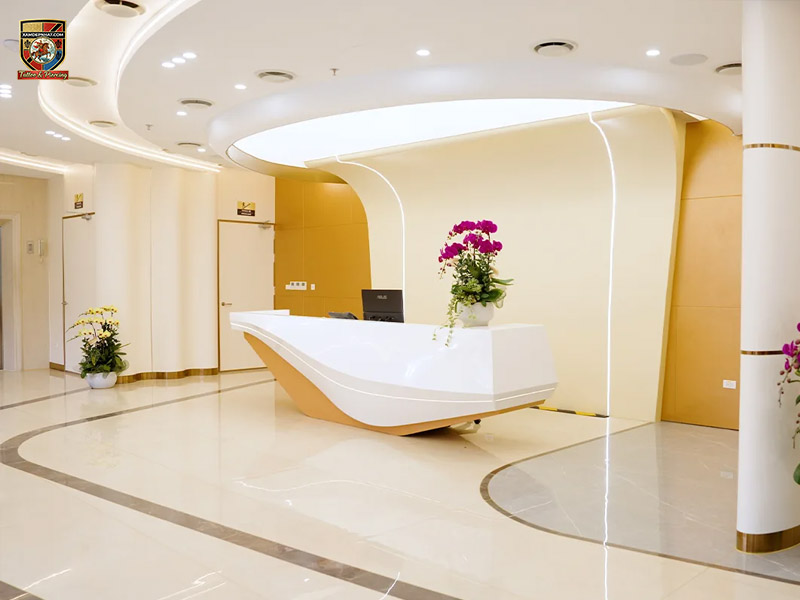 Khu vực sảnh chờ lộng lẫy mang phong cách hoàng gia của Viện Thẩm Mỹ Y Khoa Dr. Hải Lê.