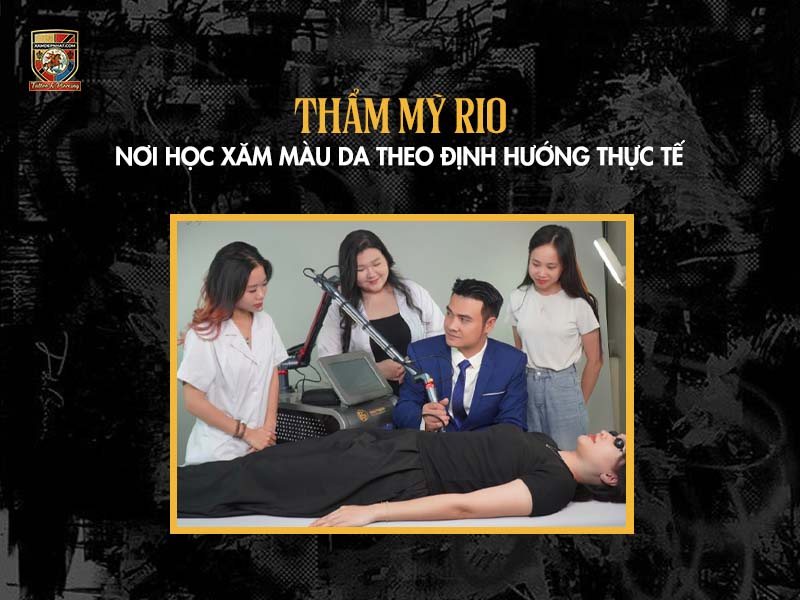 Chuyên gia Thẩm mỹ Rio trực tiếp hướng dẫn học viên thao tác thiết bị công nghệ cao trên mẫu thật