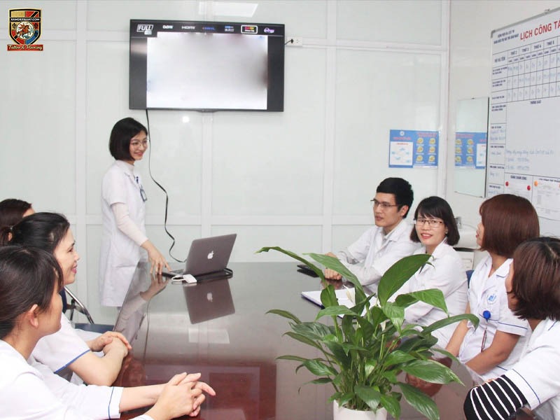 Professional meeting and consulting session at the best laser hair removal training center in Hanoi