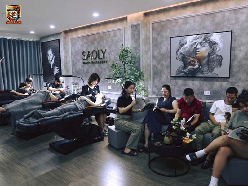 Saoly beauty academy offering microblading classes near me in Hanoi.