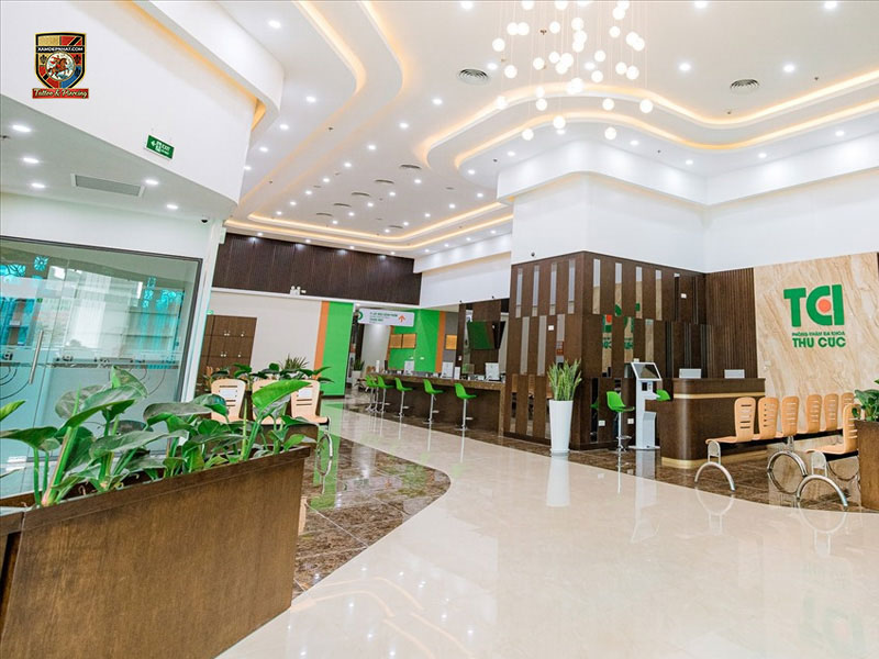 Spacious grand reception hall at Thu Cuc TCI Hospital offering the best areola micropigmentation in Hanoi